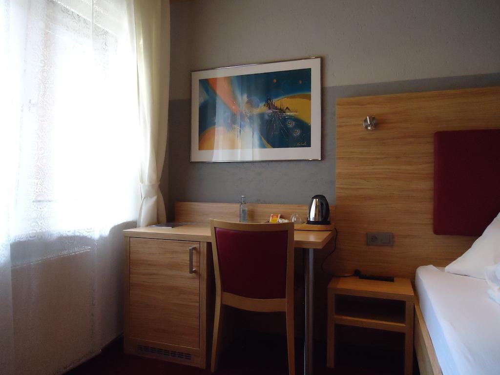 Hotel Garten Bonn Ruang foto